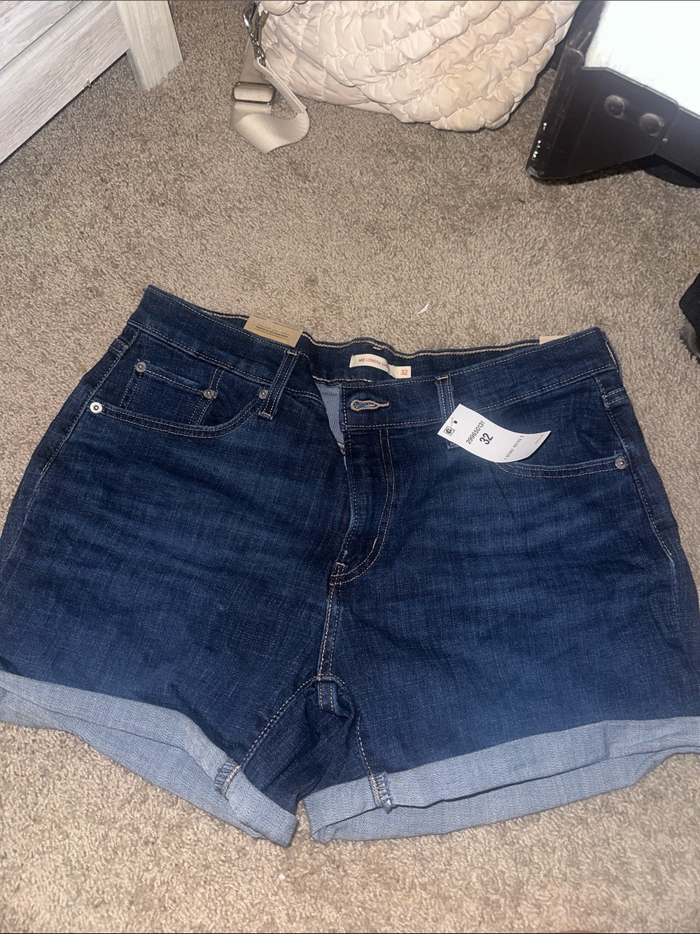 Levi’s shorts NWT sz 32 Dark Blue Denim Shorts - Women's Classic Rolled Hem